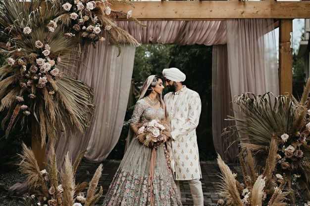 Some certain traditions and rituals are worth including in your wedding ceremonies, some new trends can add a WOW factor …